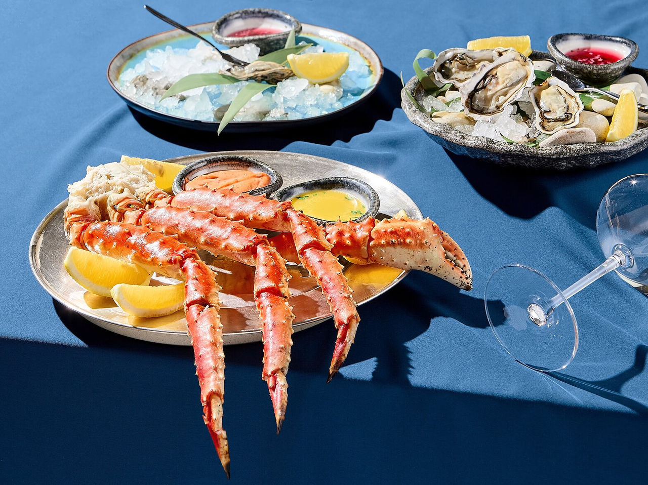La gastronomía de la Ciudad de Praia en Cabo Verde destaca por sus sabores auténticos, con platos de pescado y marisco fresco