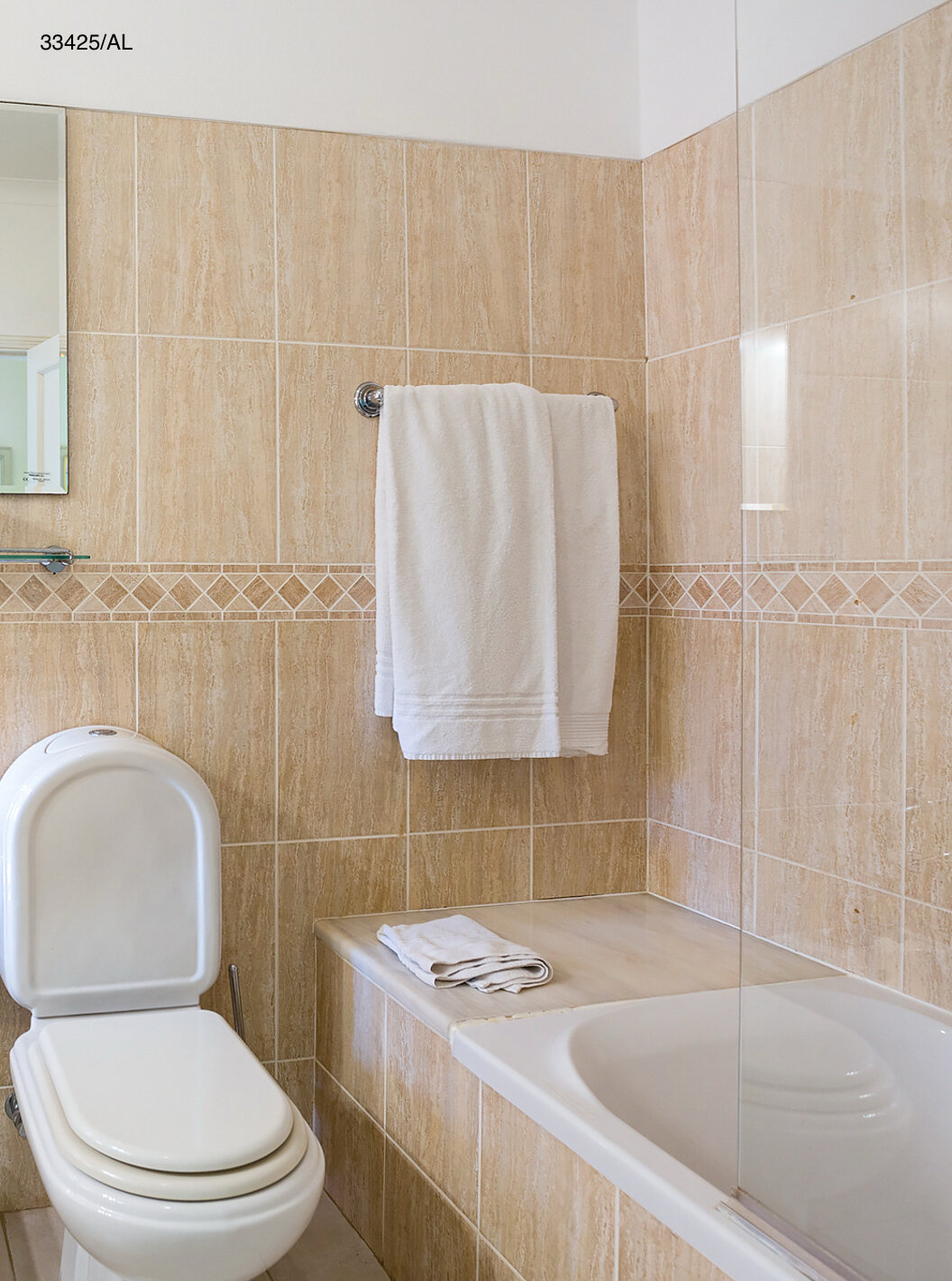 The Pestana Carvoeiro Golf T2 Standard Apartment has a bathroom with a bathtub, toilet, and bidet