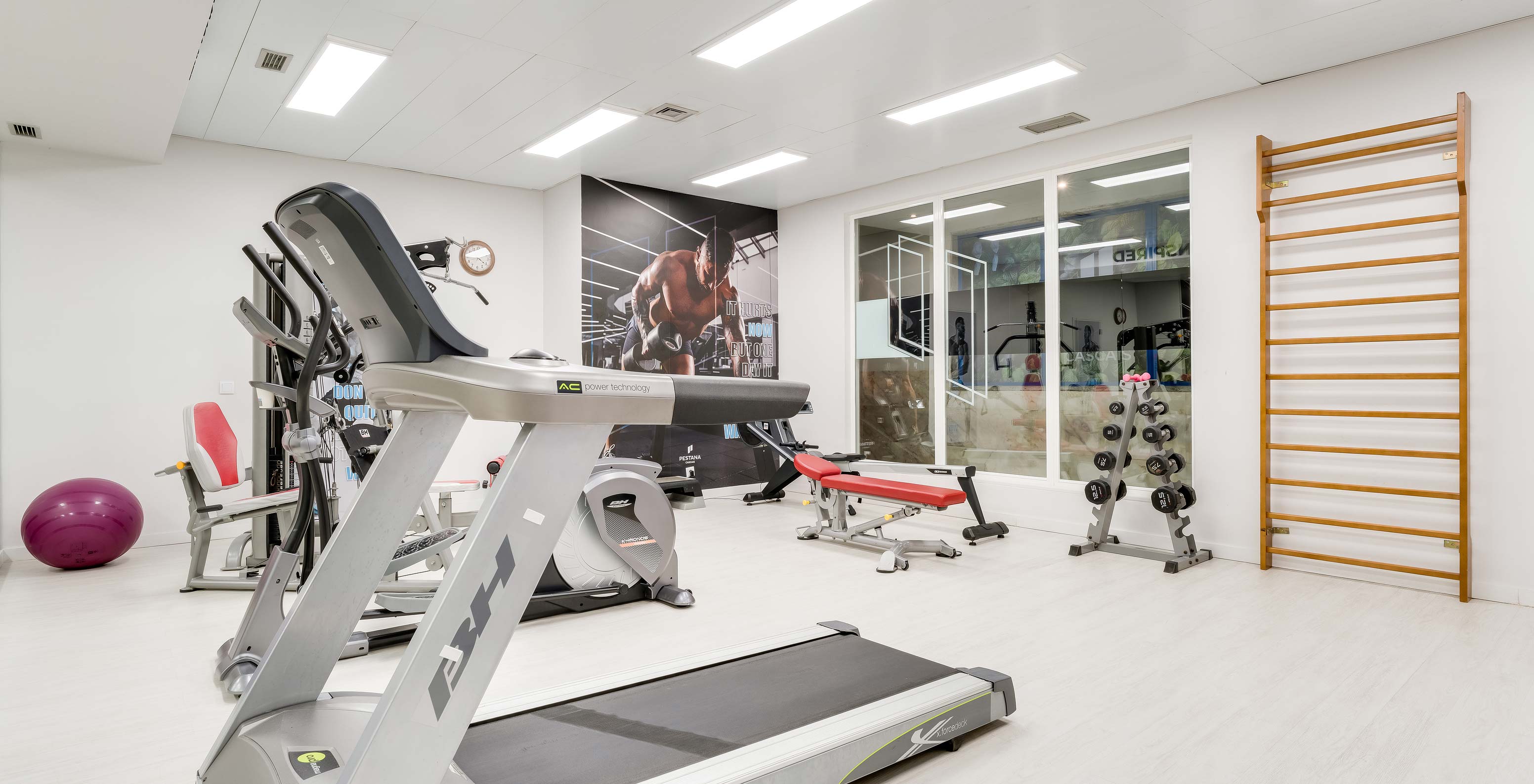 Pestana Cascais, a seafront hotel with pool and spa, has a gym room equipped with machines and dumbbells.