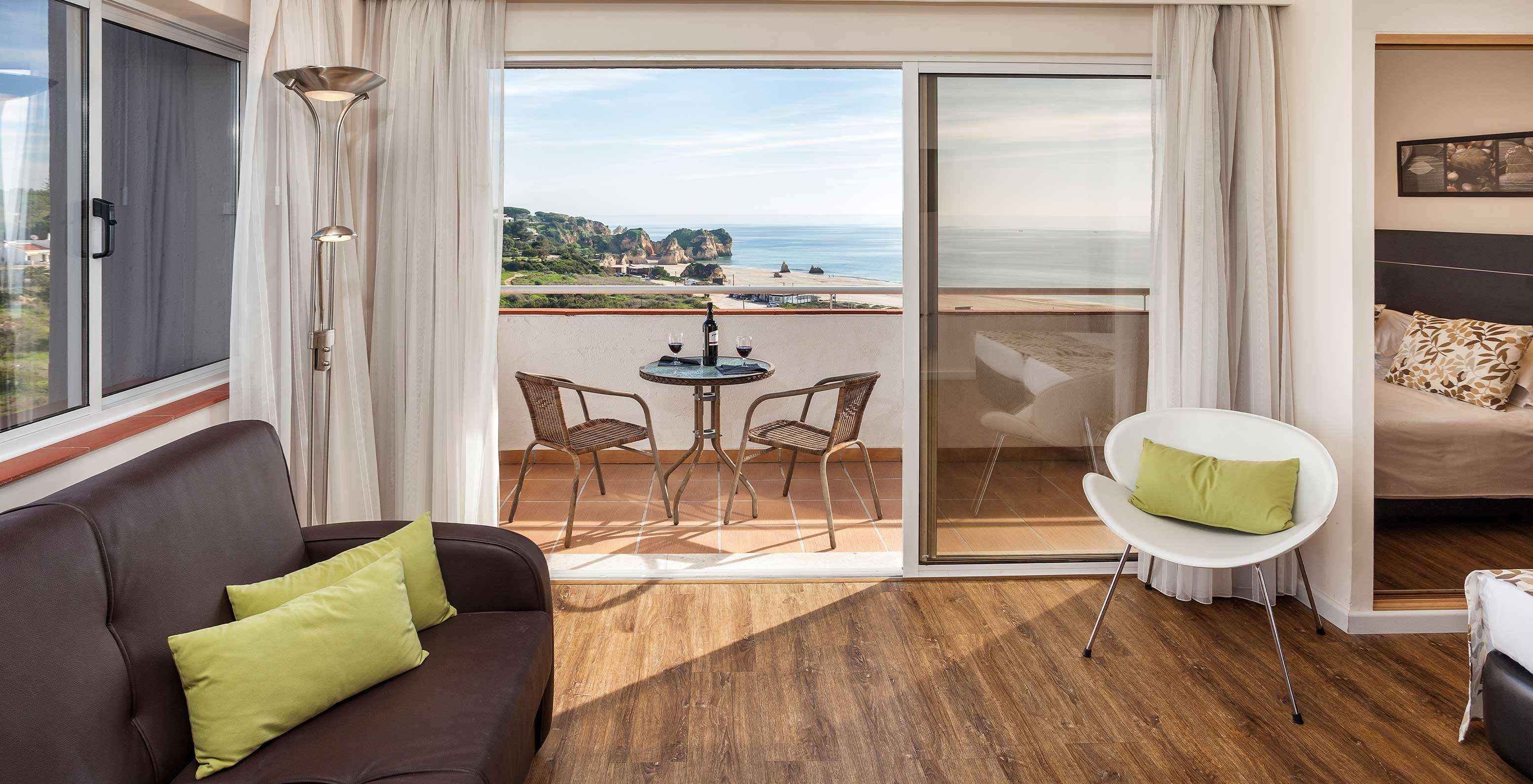 El Estudio Superior Vista Mar del Pestana Alvor Atlântico tiene un balcón con una vista impresionante al mar