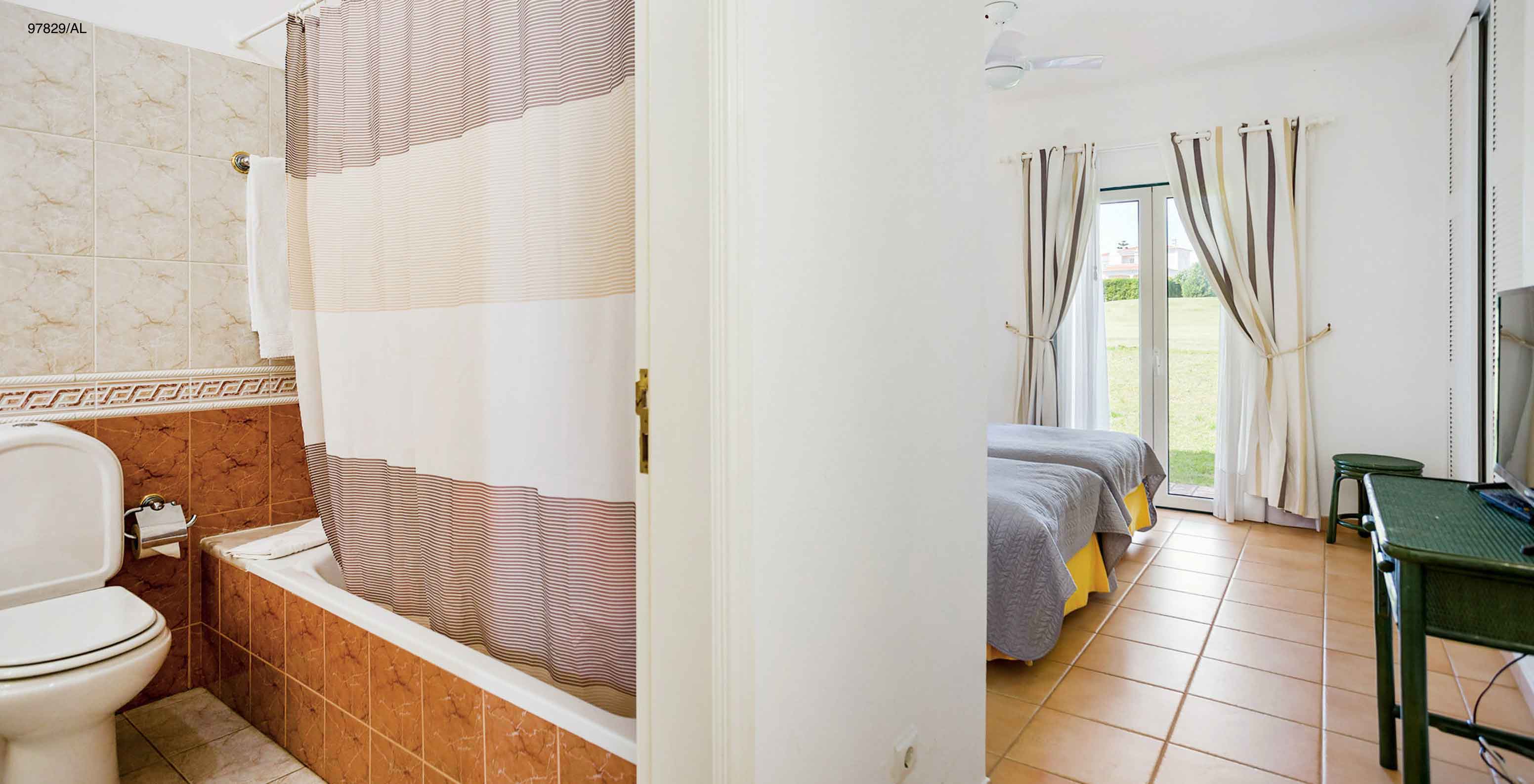 El apartamento Pestana Carvoeiro Golf T2 Estándar tiene un baño con bañera y inodoro