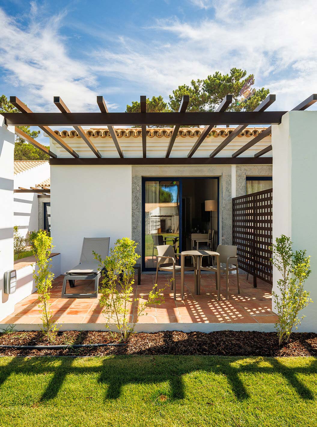 De Superior Garden View bij Pestana Vila Sol - Vilamoura heeft een ruim balkon met uitzicht op de tuin