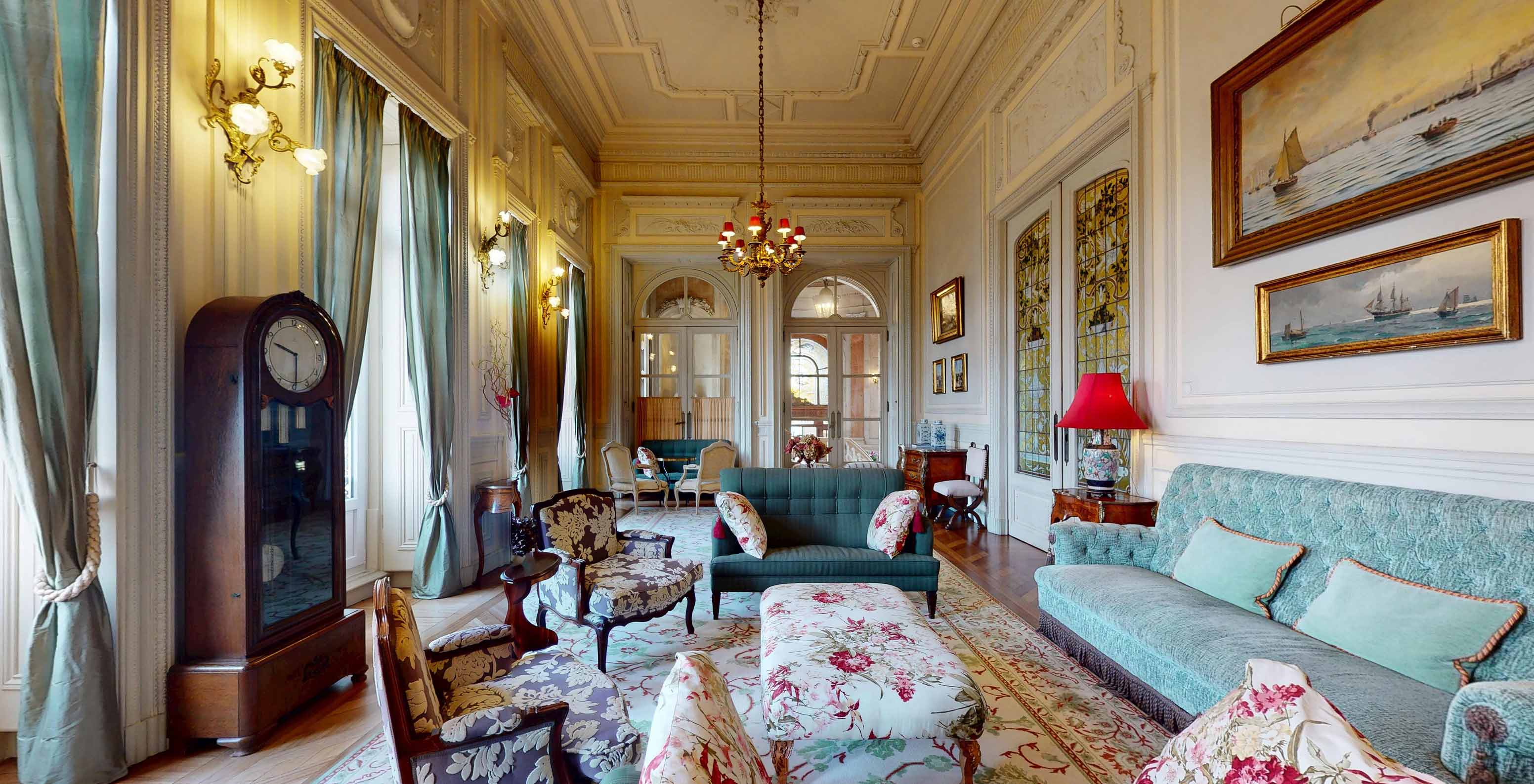 Luís XV zaal in Palace Lisboa, hotel in paleis met zwembaden en spa, ruim en elegant meubilair	