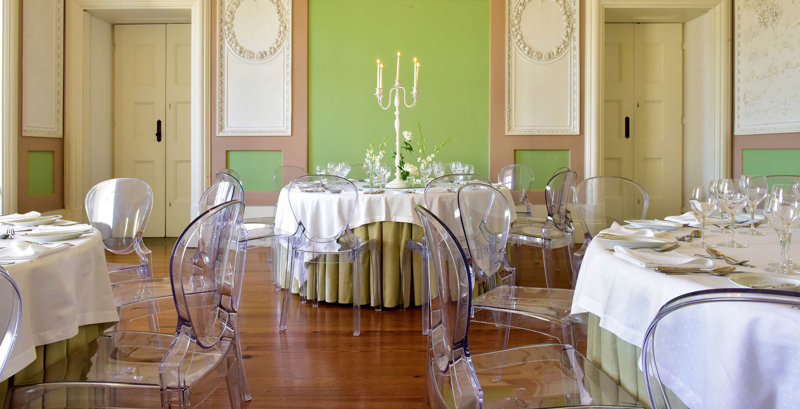 Evenementenzaal Visconde Velado ingericht voor een bruiloft in Pestana Palácio do Freixo Historisch Hotel aan de Douro