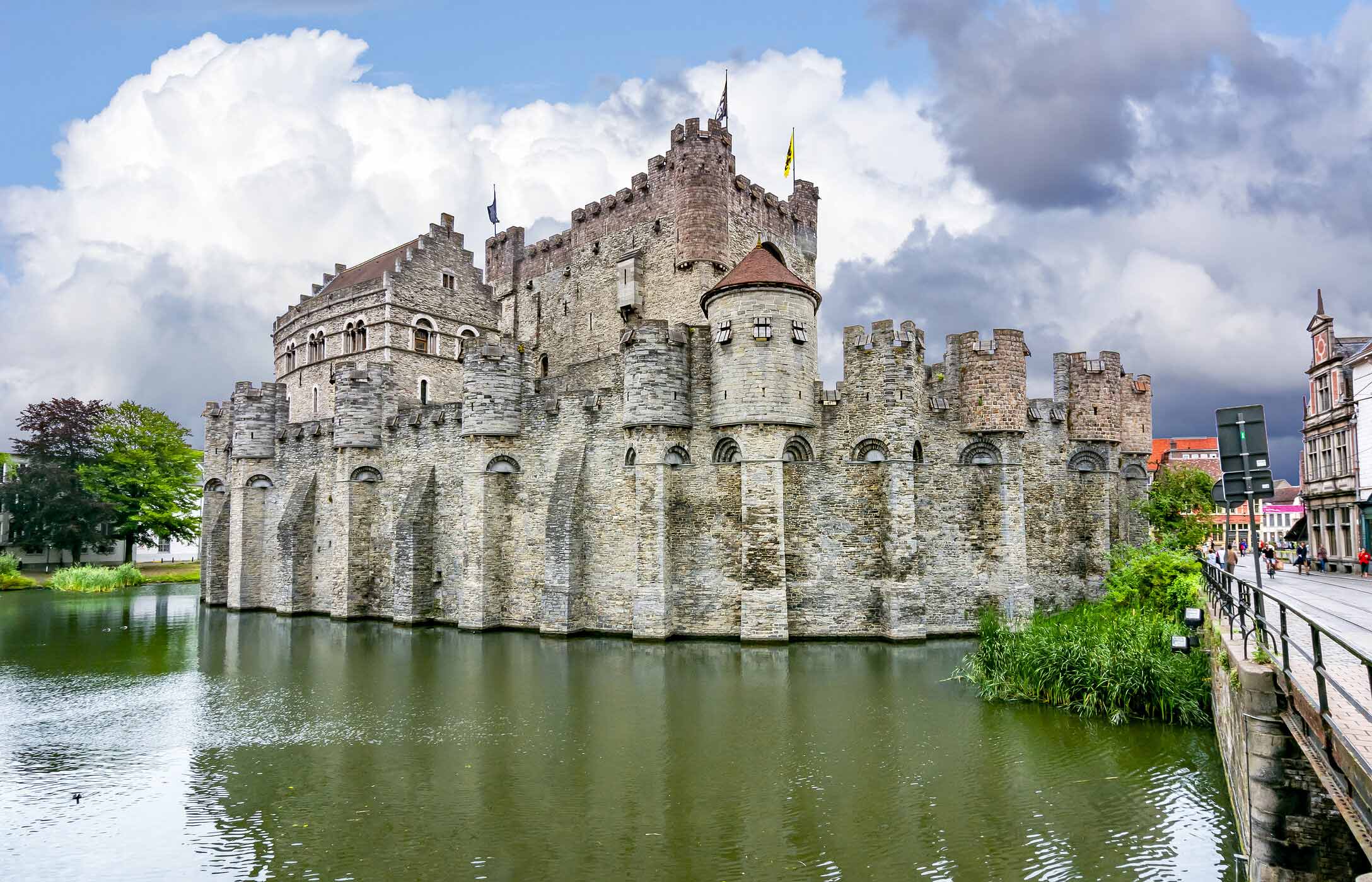 Fique num Hotel com localização central na Bélgica e descubra a cidade de Gante, perto de Bruxelas