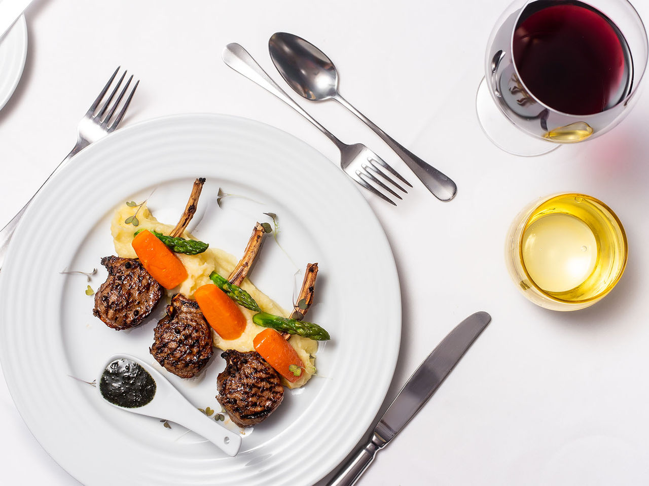 Het restaurant Clubhouse do Vale da Pinta, van het hotel in de Algarve, serveert vleesgerechten zoals lamsvlees met puree