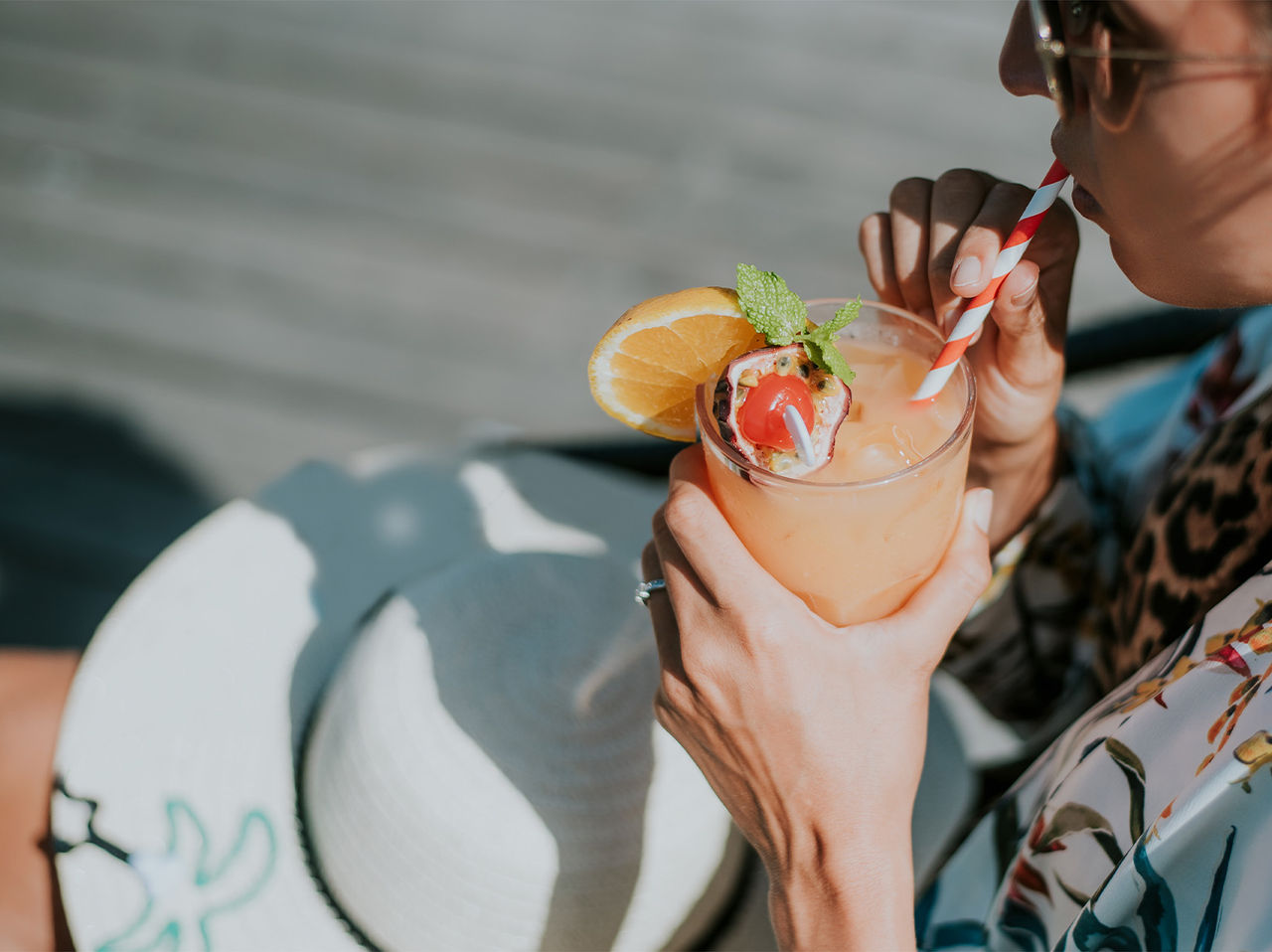 Het restaurant On, van het 5-sterrenhotel in het centrum van Funchal, heeft een cocktail versierd met passievrucht en munt