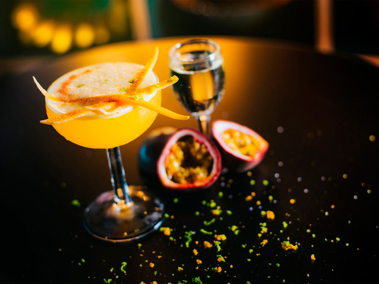 De bar Off-Site, van het 4-sterrenhotel in Funchal, op het eiland Madeira, serveert verfijnde cocktails met fruit