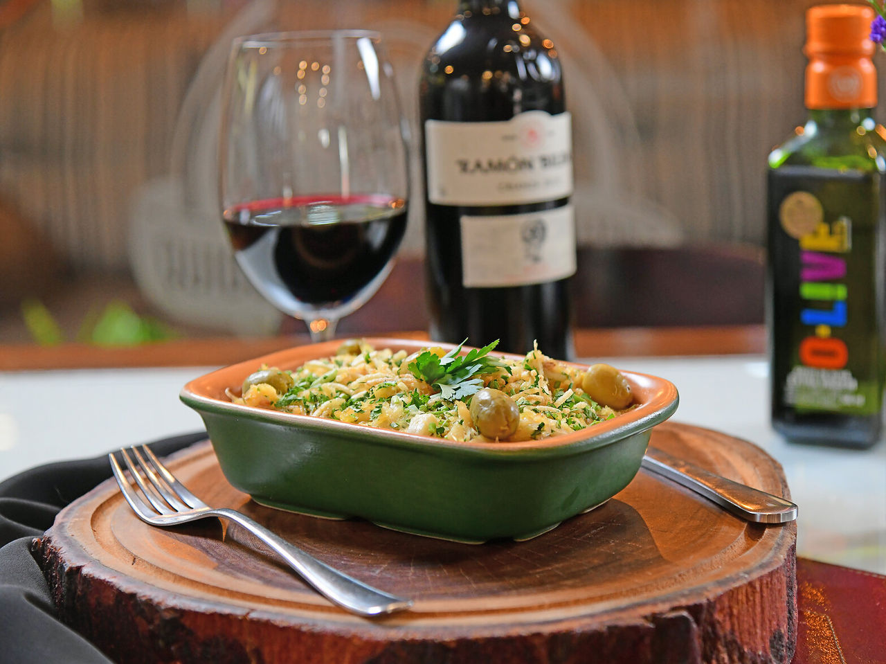 Het restaurant Cais da Ribeira, van het hotel in het centrum van São Paulo, serveert Portugese gerechten zoals bacalhau